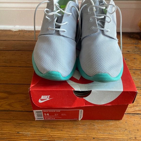 Nike Roshe Run - Picture 2 of 4